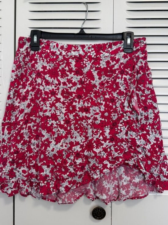Dresses & Skirts - Red floral mini skirt
